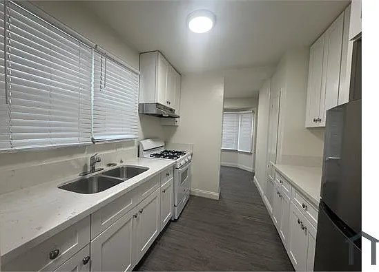 2529 Hauser Blvd #5 — Photo 6