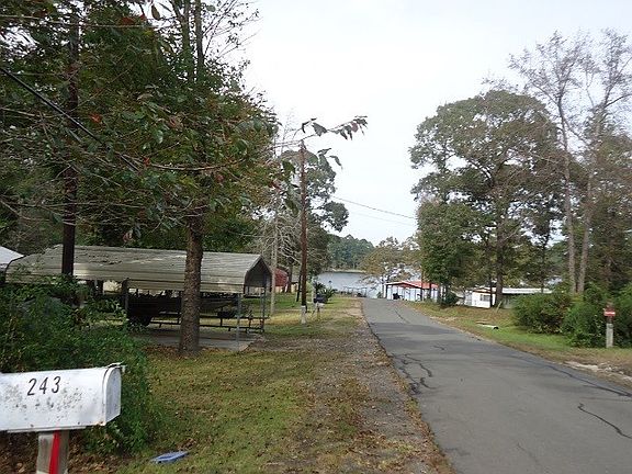 2nd image of 243 Indian Creek Trl