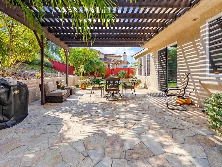 465 Avenida Antonio — Photo 26