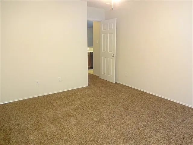 2288 Green Meadows Ln — Photo 8