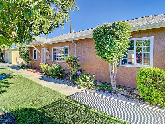 3rd image of 2627 Tulare Ave