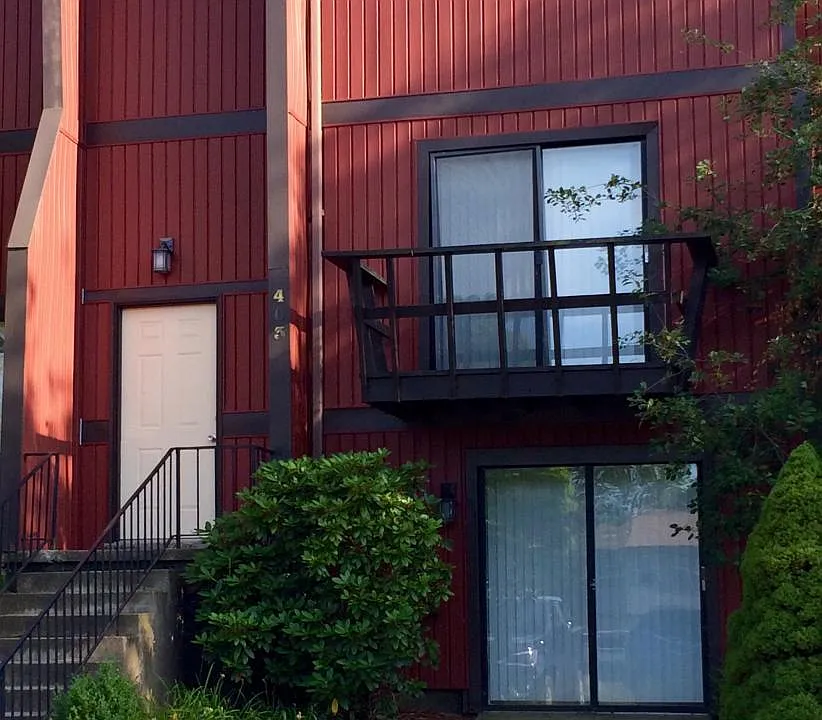 403 Parkwood Dr