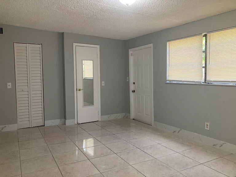 3630 SW 46th Ave — Photo 20