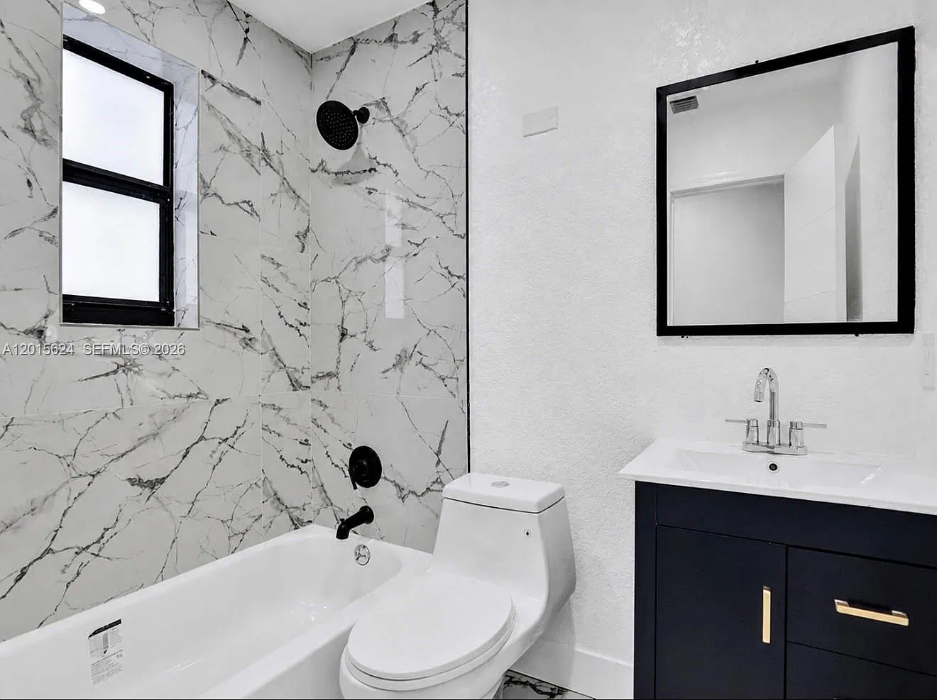 2 bed, 641 sqft, $2,200 — Photo 2