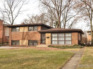 325 Beverly Dr, Wilmette, IL