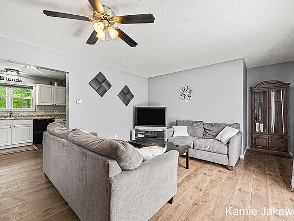 5th image of 836 Morgan Dr