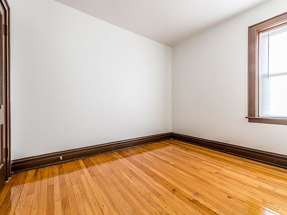4th image of 6306 S Fairfield Ave #5130