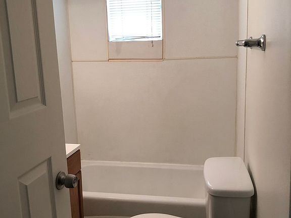 4th image of 609 W 14th St APT 10