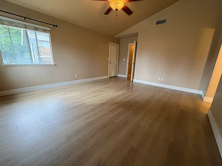 1786 Corsica Dr — Photo 11