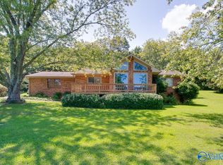 274 Kennamer Cove Dr, Woodville, AL 35776