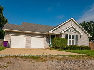 100 School St, Brighton, IL 62012