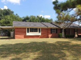 116 Oakside Dr, Moore, OK 73160