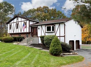 3 Martino Way, Pomona, NY 10970
