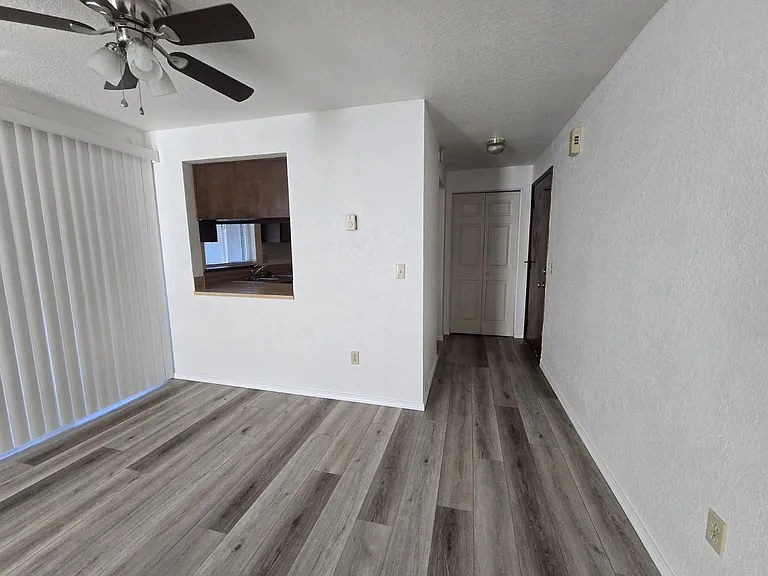 140 Atkinson Ct #19 — Photo 9