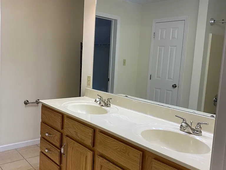 105 Clemson Ct — Photo 6