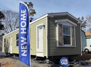 133 W Main St Trailer B8, Clinton, CT 06413