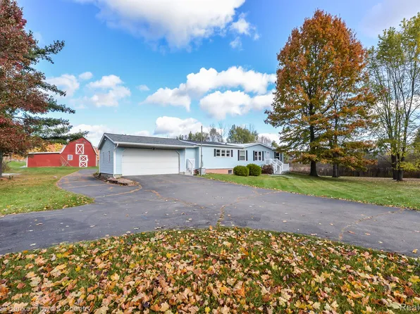 10959 Nine Mile Rd, South Lyon, MI 48178