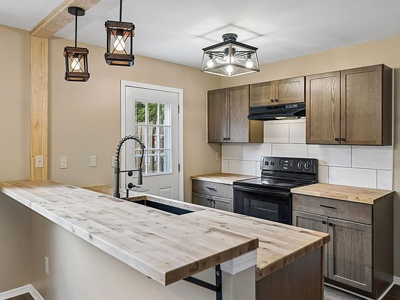 5th image of 955 Coarsey Dr