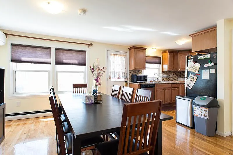 3 bed, 2.0 bath, 1250 sqft, $5,000 — Photo 4