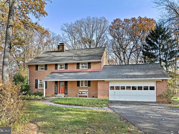 1643 Besley Rd, Vienna, VA 22182