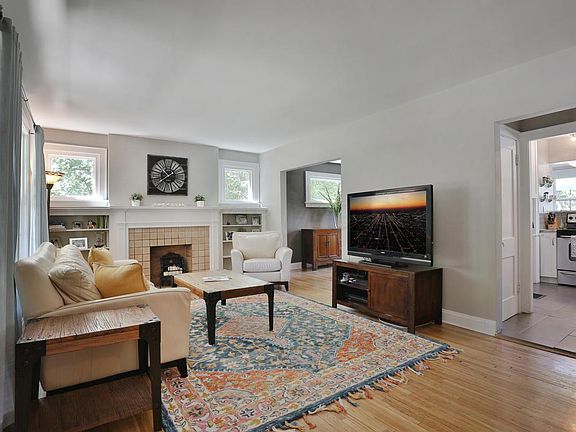 3rd image of 3675 Weston Pl
