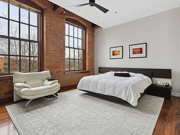 3rd image of 429 N Franklin St #307-308