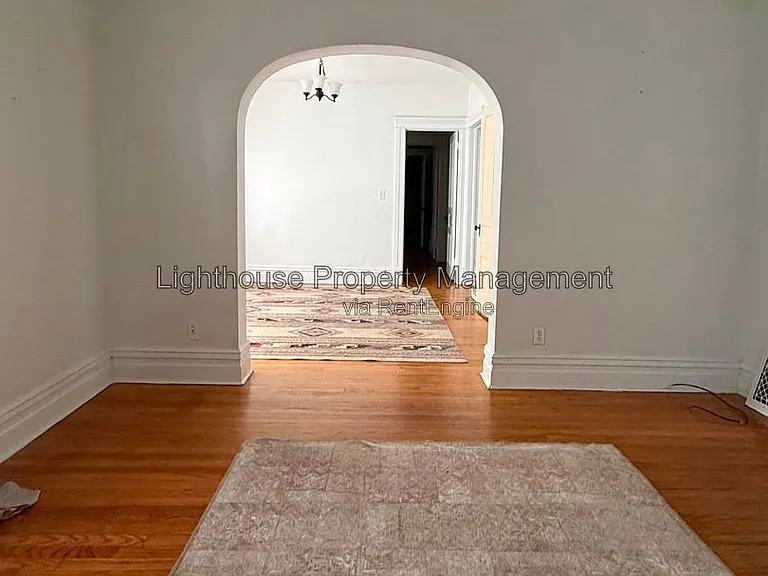 413 Locust St #1 — Photo 6