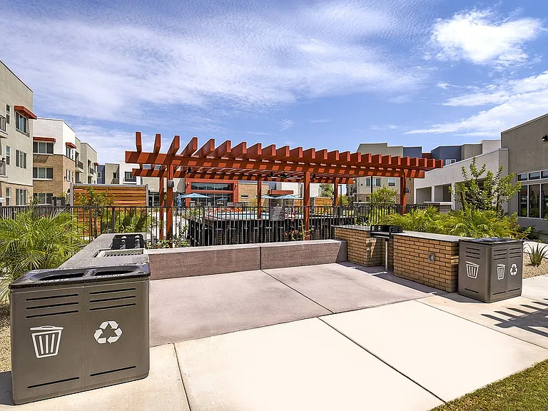 Aviara Flats — Photo 9