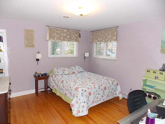 4th image of 1107 Lake Ave