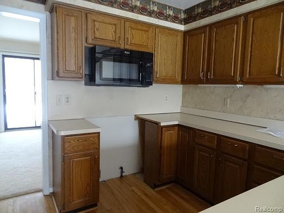 4th image of 30220 Oakview Way #1