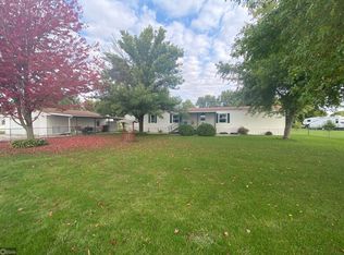 10952 Buckeye Dr, West Burlington, IA 52655