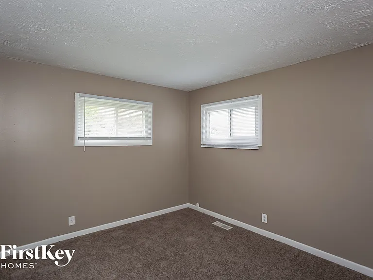 6072 Bettcher Ave — Photo 10