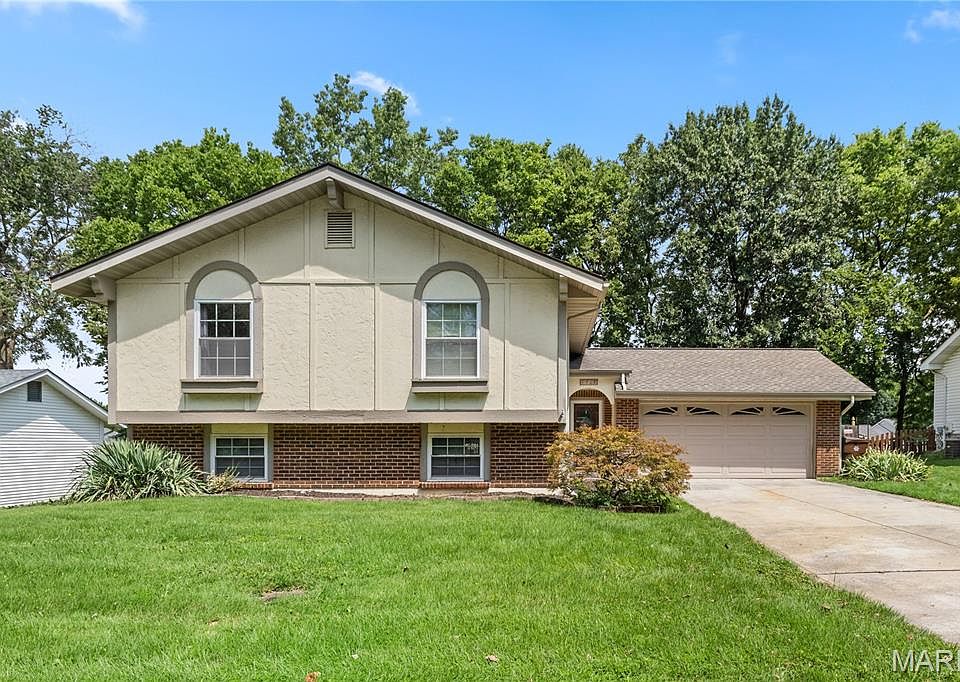 1st image of 4036 Bellvue Dr