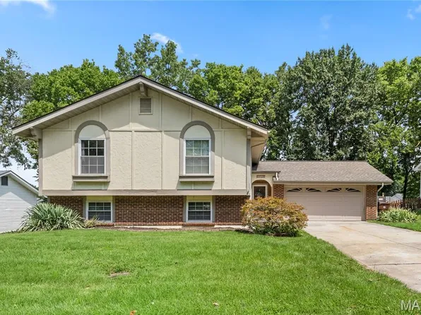 4036 Bellvue Dr, Saint Peters, MO 63376