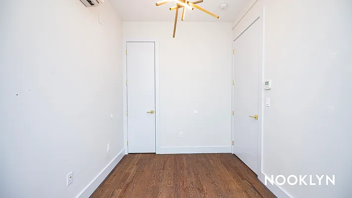 Rented by Nooklyn NYC LLC | media 12