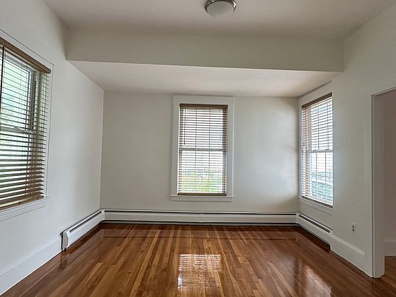 Separate dining room