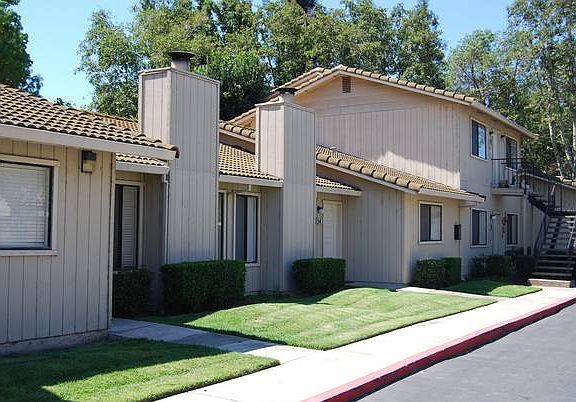 5th image of 1919 Quail Lakes Dr APT 67