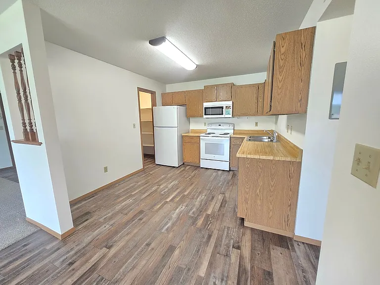 Chaplewood 2 Apartments — Photo 1