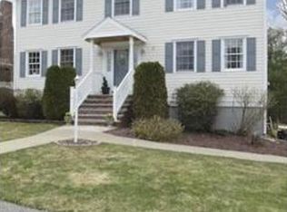 3 Castle Clare Cir, Wakefield, MA 01880