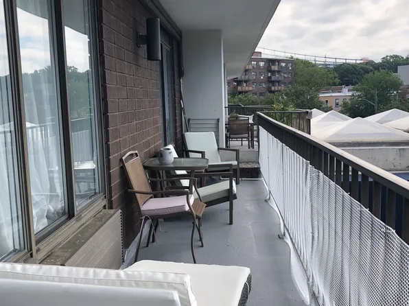 25-40 Shore Boulevard image 3 of 25