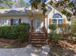122 Oak Dr, Gray, GA 31032
