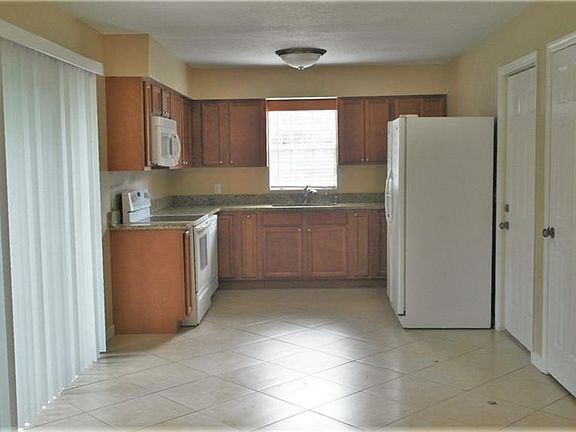 3rd image of 178 Burns Ave