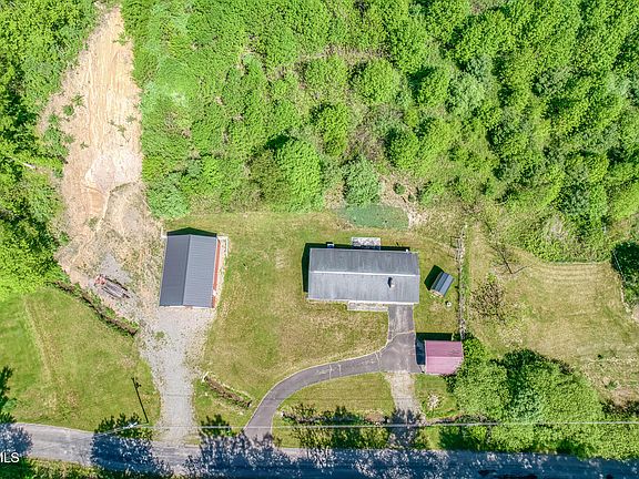 5th image of 355 Robinson Hollow Ln