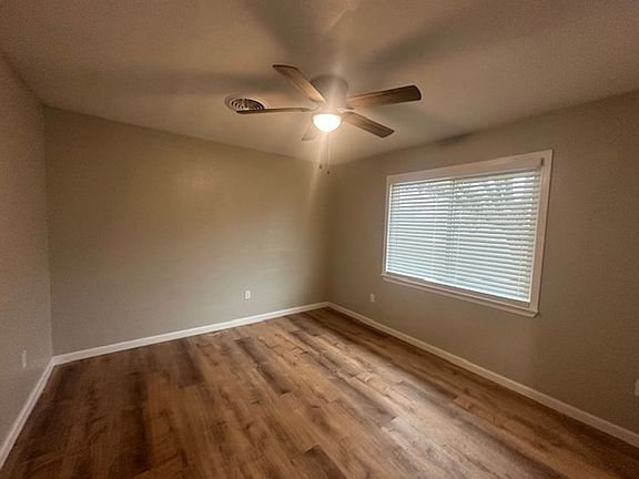 4th image of 893 Palm St