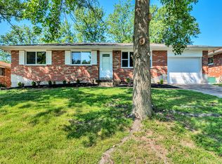 9815 Vera Cruz Dr, Saint Louis, MO 63126