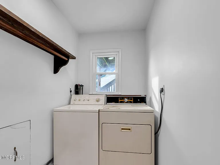 613 Champlain St — Photo 19