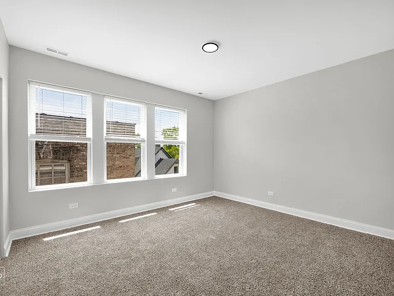 310 N Menard — Photo 11