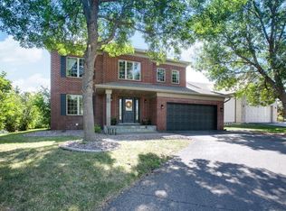 316 Grandview Dr, Hudson, WI 54016