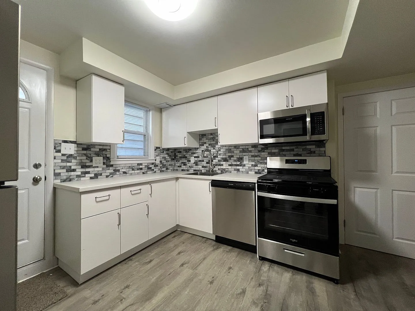 Now showing this updated 3BR 1.5 bath house! — Photo 1