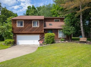 6582 Devonshire Ct, Mentor, OH 44060